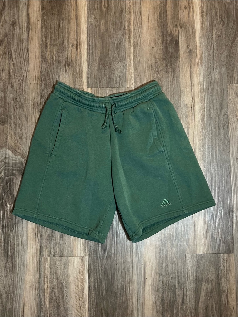 Adidas Men’s Drawstring Logo Green Sweat Shorts Size Small All SZN